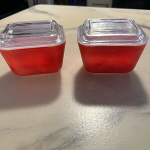 Vintage Pyrex 501 Refrigerator dish with clear Lids Highly Collectible 1947